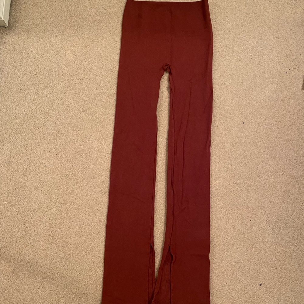 Fabletics burgundy yoga pants - Picture 2 of 5